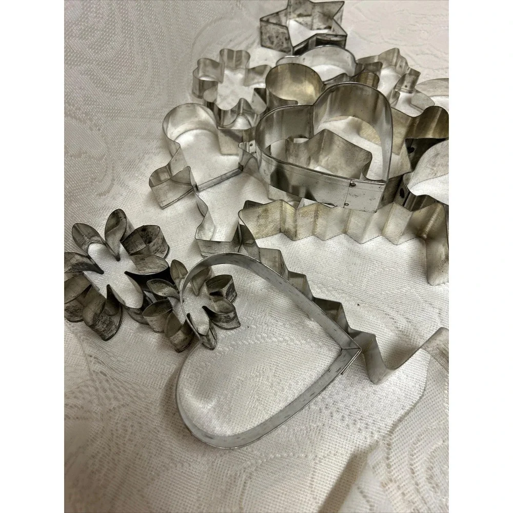 Lot of 13‎ Vintage Tin Cookie Cutters, Christmas Easter Everyday Ginger Bread